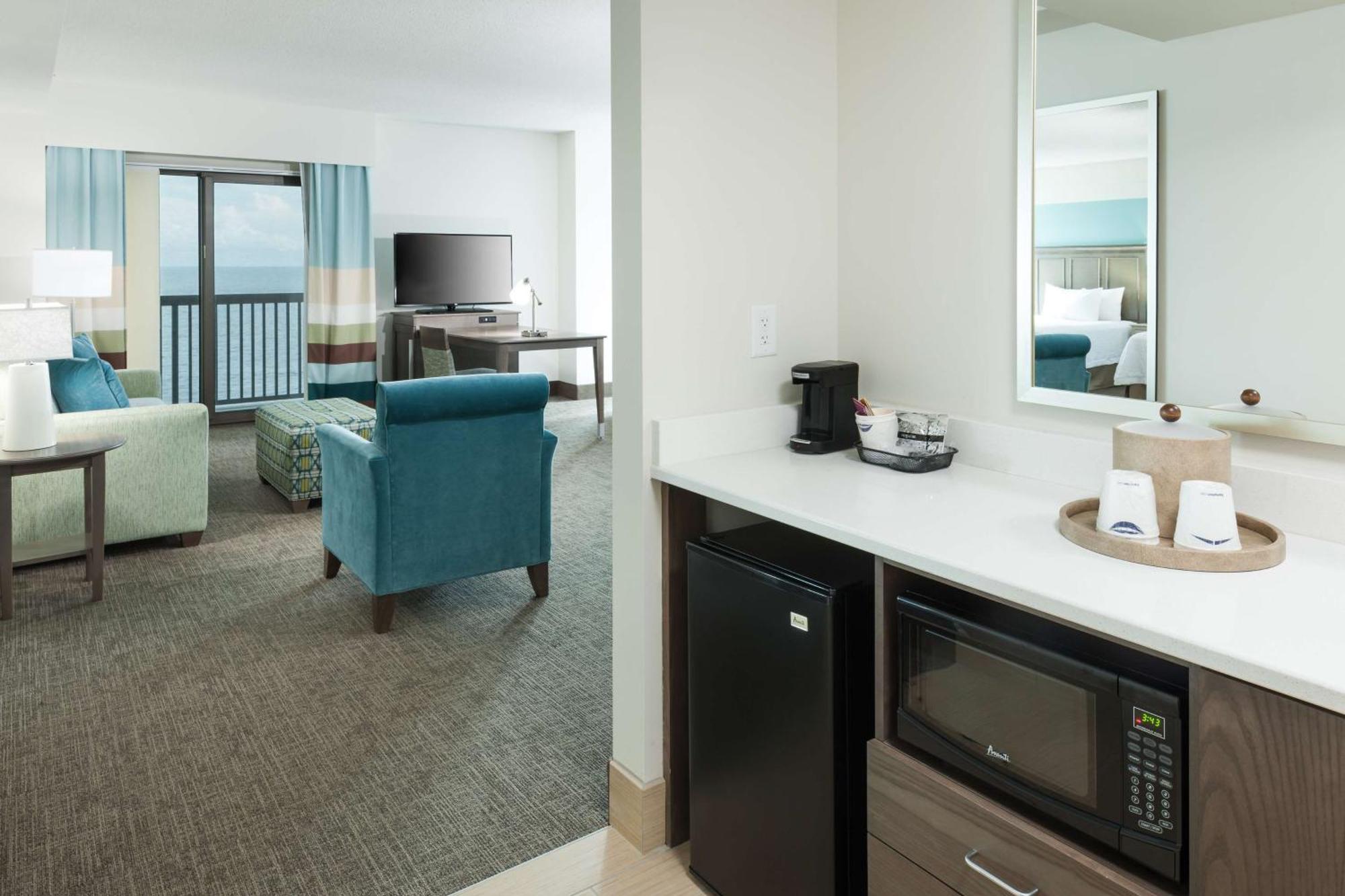 Hampton Inn & Suites By Hilton Carolina Beach Oceanfront Экстерьер фото