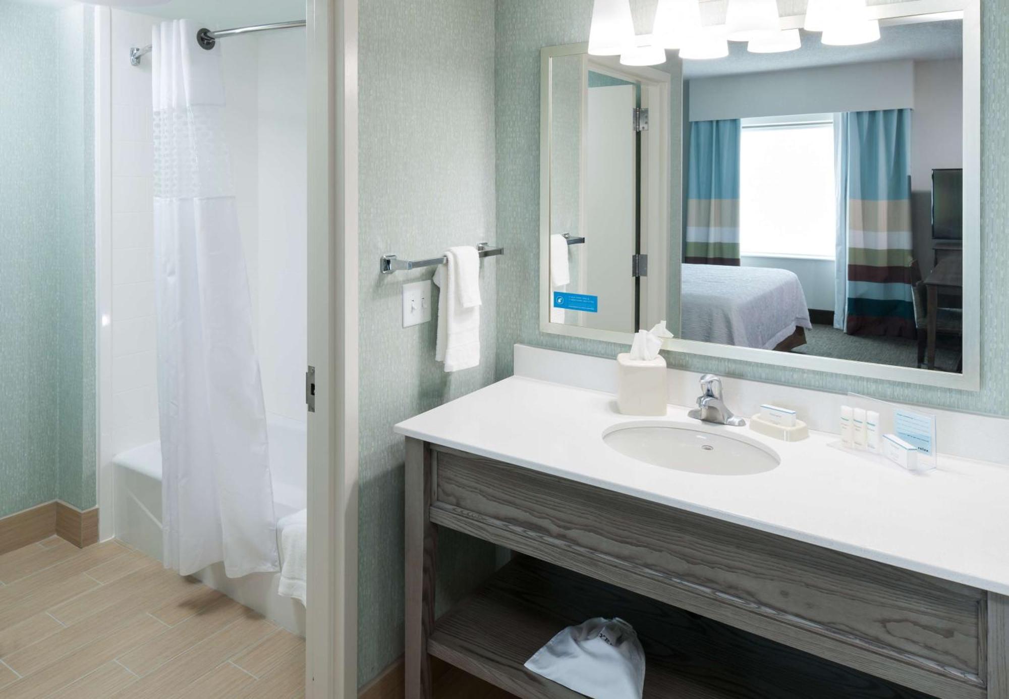 Hampton Inn & Suites By Hilton Carolina Beach Oceanfront Экстерьер фото