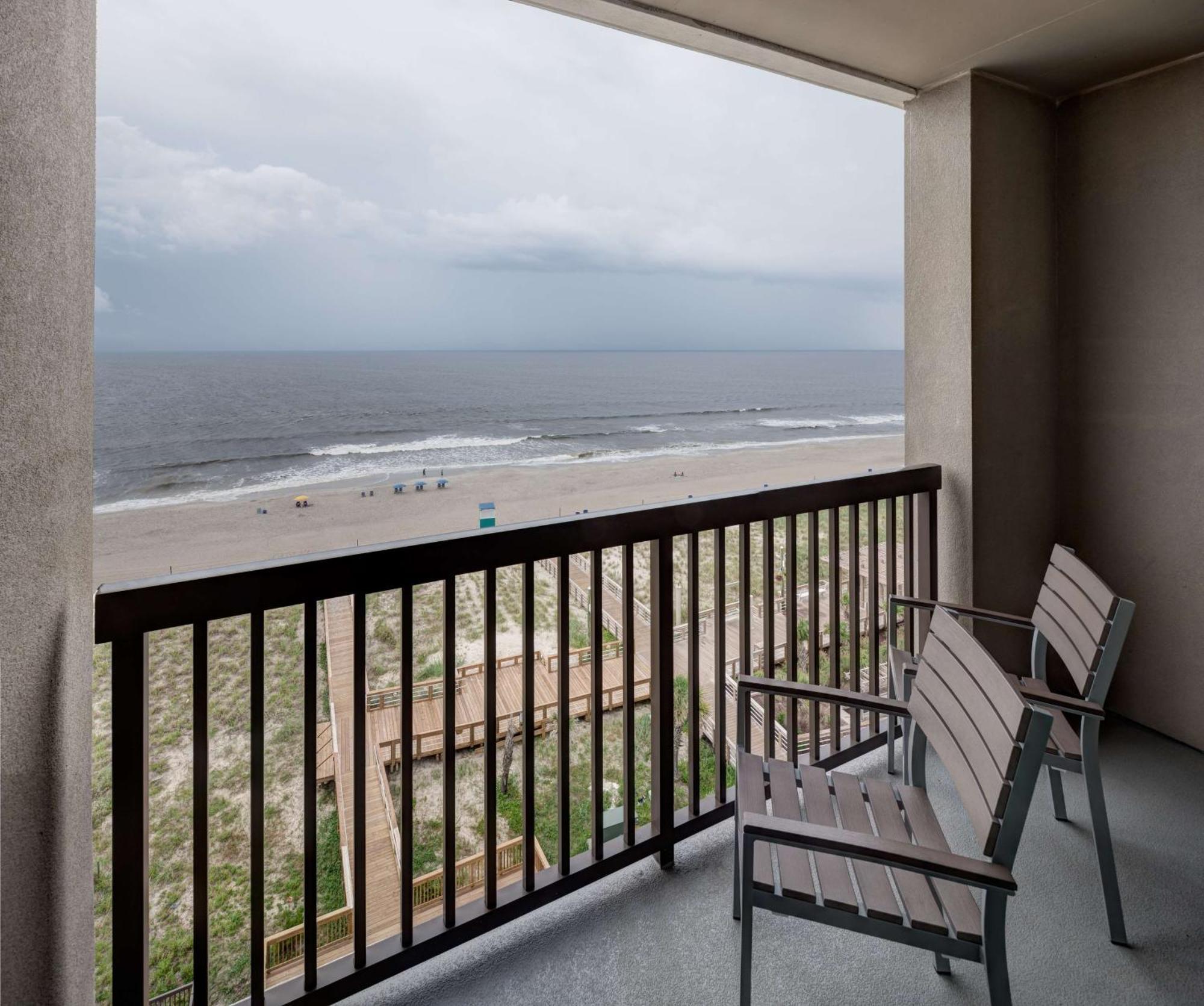 Hampton Inn & Suites By Hilton Carolina Beach Oceanfront Экстерьер фото